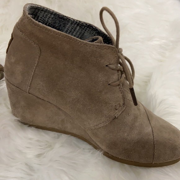 Toms tan suede wedge bootie - Picture 3 of 7